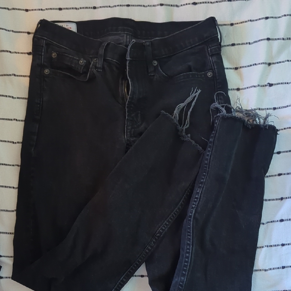 GAP Women's Black Distressed Skinny Jeans